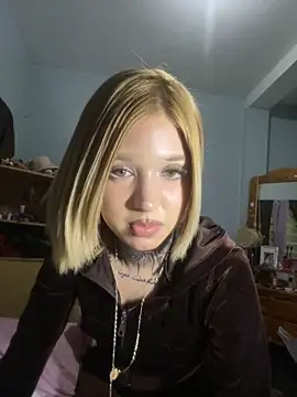 avrillayan online show from March 5, 3:58 am