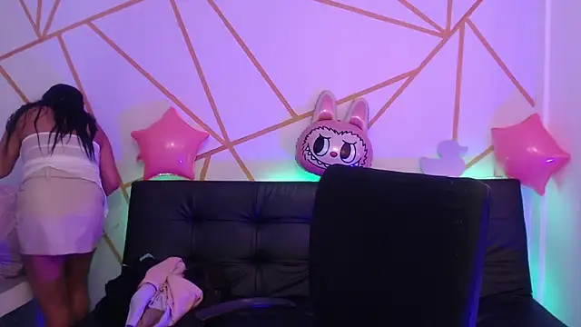 yvanna  smith online show from February 27, 4:23 am