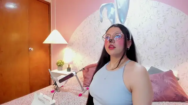 Angelie Rosebrm online show from March 28, 5:30 am