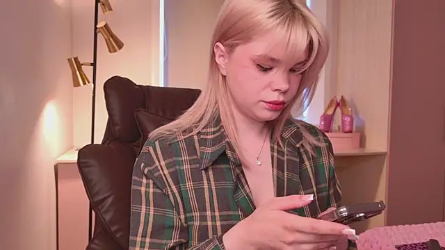 Born to Blow  online show from April 22, 1:23 am