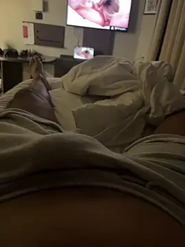 charles23xavier25 online show from April 23, 12:50 am