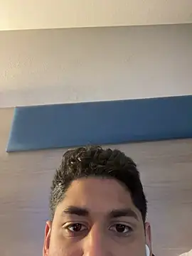 charles23xavier25 online show from February 23, 9:48 pm