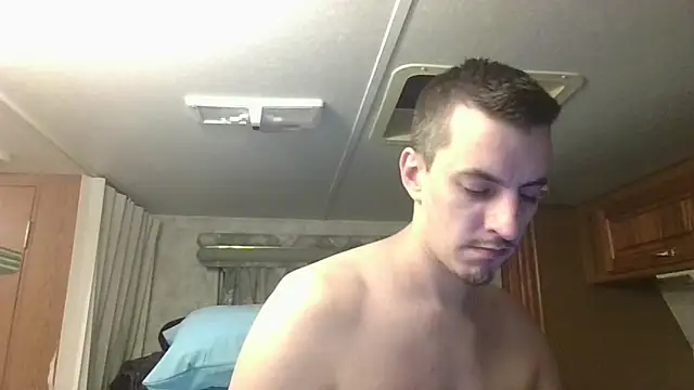 Snapshot of luverrboyy chatting on June 18, 2:32 am luverrboyy online show from June 18, 2:32 am
