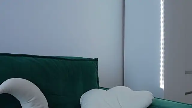 monnymoonn online show from August 7, 10:32 am