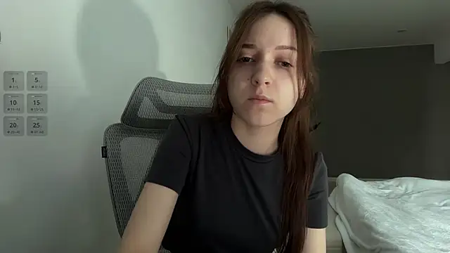 Snapshot of monnymoonn chatting on May 29, 4:18 am monnymoonn online show from May 29, 4:18 am