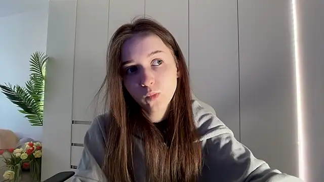 monnymoonn online show from March 16, 7:23 am