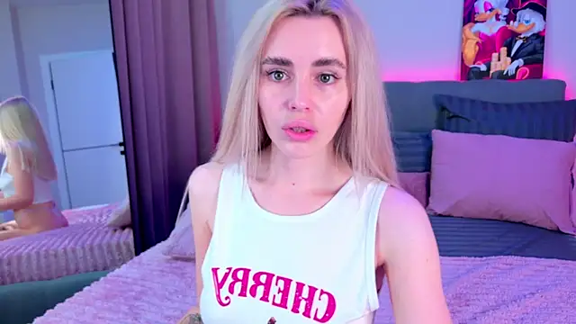 Snapshot of Rossy_X chatting on June 9, 1:17 am Rossy X online show from June 9, 1:17 am