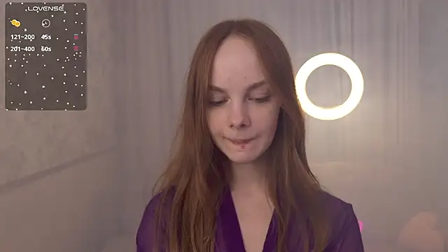 Snapshot of litleee_sunshineeee chatting on March 1, 2:06 pm litleee sunshineeee online show from March 1, 2:06 pm