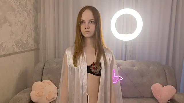 Snapshot of litleee_sunshineeee chatting on February 26, 2:17 pm litleee sunshineeee online show from February 26, 2:17 pm