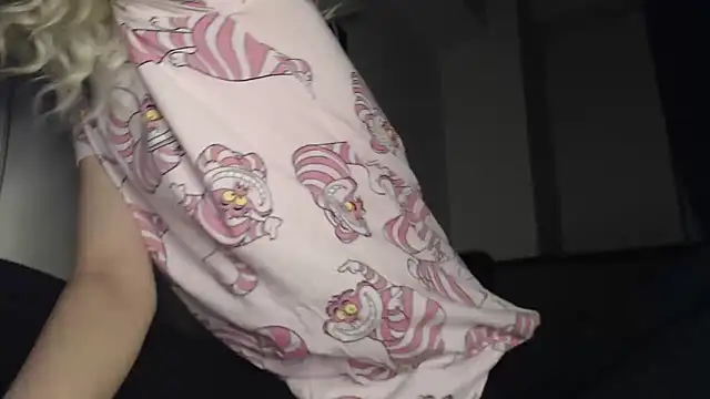 Snapshot of MessyBitch2 chatting on February 27, 9:58 pm MessyBitch2 online show from February 27, 9:58 pm