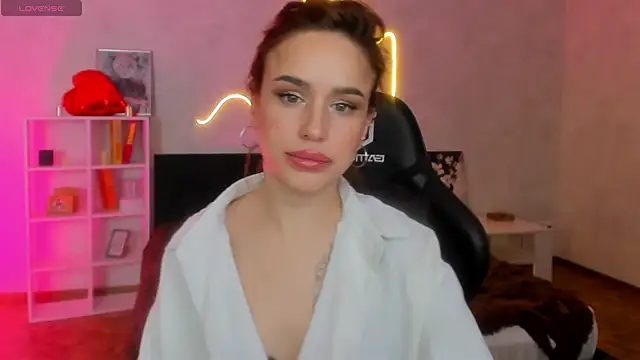 Snapshot of tina_xx_tina chatting on February 20, 6:26 am tina xx tina online show from February 20, 6:26 am