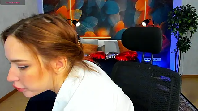 Snapshot of tina_xx_tina chatting on February 27, 2:12 am tina xx tina online show from February 27, 2:12 am