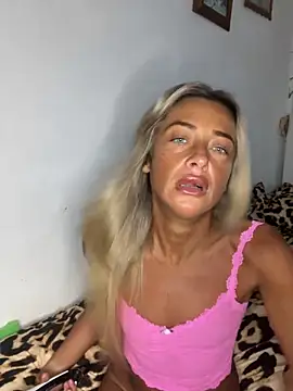 ScarlettGold  online show from March 22, 5:25 pm