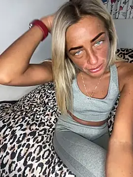 ScarlettGold  online show from March 12, 10:52 am