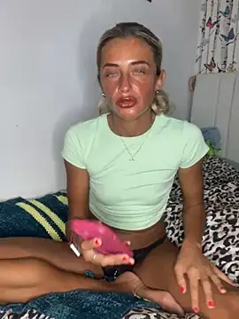 ScarlettGold  online show from April 16, 6:08 pm