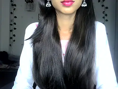 SIKSHA SINGH online show from May 28, 6:58 pm
