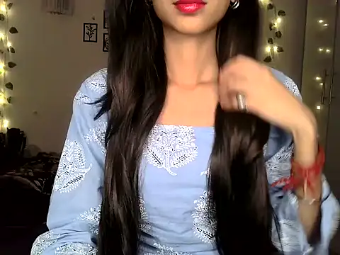 SIKSHA SINGH online show from April 5, 5:52 pm