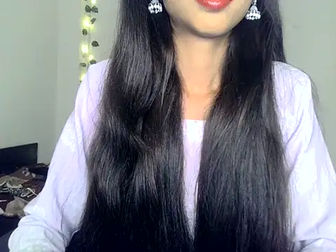 SIKSHA SINGH online show from May 14, 5:54 pm