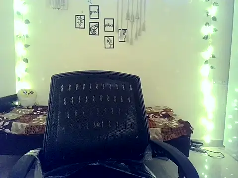 SIKSHA SINGH online show from March 24, 6:41 pm