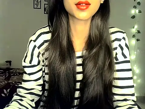 SIKSHA SINGH online show from March 31, 2:41 pm