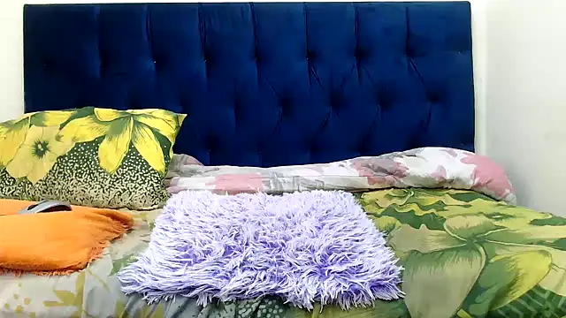 CurvyAssXX21 online show from March 28, 6:42 pm