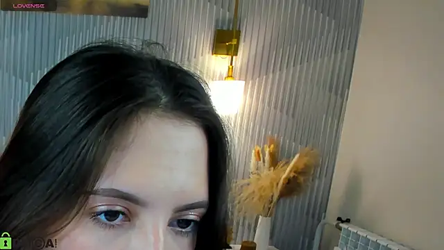 elise robbie online show from March 26, 1:04 am