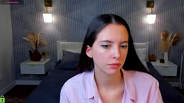 elise robbie online show from April 9, 1:07 am