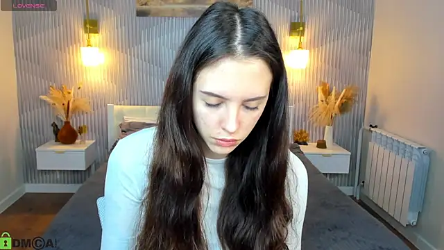 elise robbie online show from April 3, 1:01 am