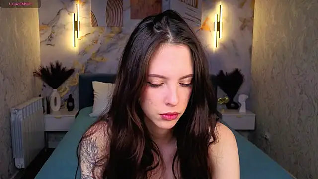 elise robbie online show from March 19, 1:05 am