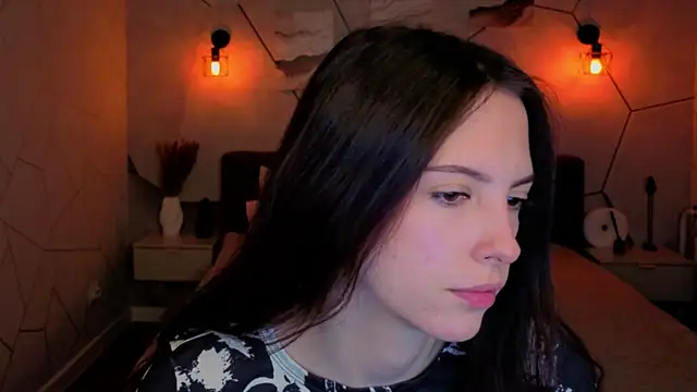 elise robbie online show from March 22, 1:09 am