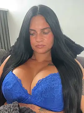 Snapshot of Destinylovex chatting on July 15, 10:33 am Destinylovex online show from July 15, 10:33 am