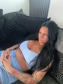 Destinylovex online show from April 17, 6:00 pm