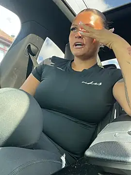 Snapshot of Destinylovex chatting on July 1, 7:52 am Destinylovex online show from July 1, 7:52 am