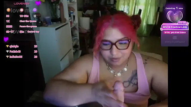 Snapshot of MagicCurves chatting on June 12, 10:02 am MagicCurves online show from June 12, 10:02 am