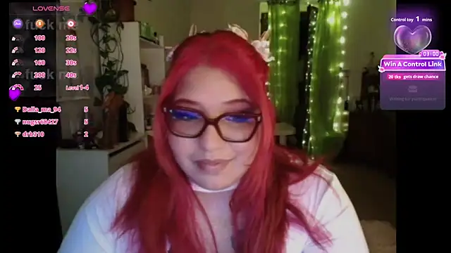 Snapshot of MagicCurves chatting on June 7, 9:42 pm MagicCurves online show from June 7, 9:42 pm
