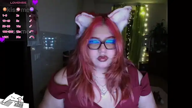 Snapshot of MagicCurves chatting on June 18, 10:15 pm MagicCurves online show from June 18, 10:15 pm