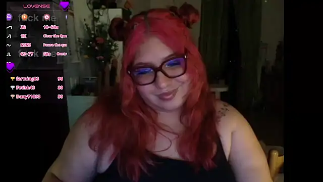 Snapshot of MagicCurves chatting on June 13, 11:13 pm MagicCurves online show from June 13, 11:13 pm