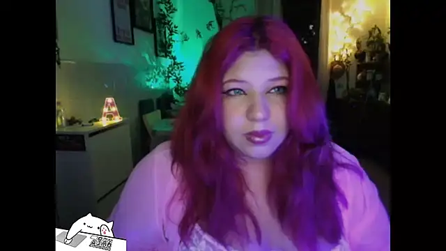 Snapshot of MagicCurves chatting on July 6, 9:28 pm MagicCurves online show from July 6, 9:28 pm