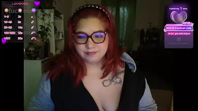 Snapshot of MagicCurves chatting on May 22, 6:55 am MagicCurves online show from May 22, 6:55 am