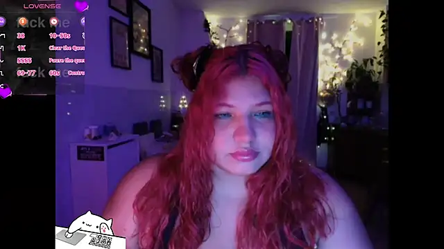 Snapshot of MagicCurves chatting on July 2, 11:11 pm MagicCurves online show from July 2, 11:11 pm