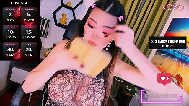 HugeSurpriseLianeTs online show from May 14, 5:43 pm