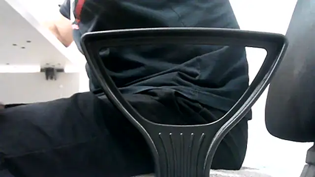 Snapshot of gitano697 chatting on July 17, 8:33 am gitano697 online show from July 17, 8:33 am