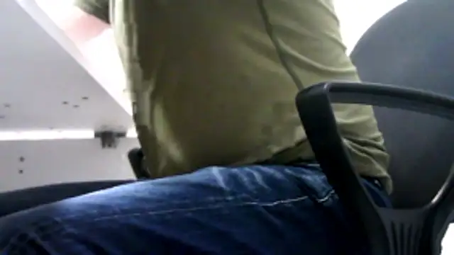 Snapshot of gitano697 chatting on February 26, 1:44 pm gitano697 online show from February 26, 1:44 pm