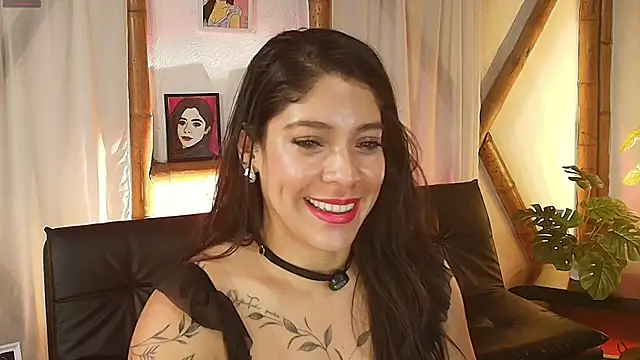 Snapshot of sofia_diaz08 chatting on May 28, 9:43 pm sofia diaz08 online show from May 28, 9:43 pm
