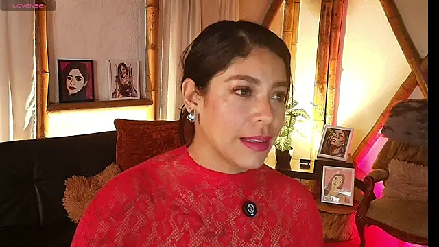 Snapshot of sofia_diaz08 chatting on July 8, 8:53 pm sofia diaz08 online show from July 8, 8:53 pm