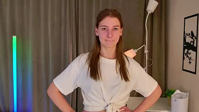 PinkClou9 online show from April 8, 10:11 pm