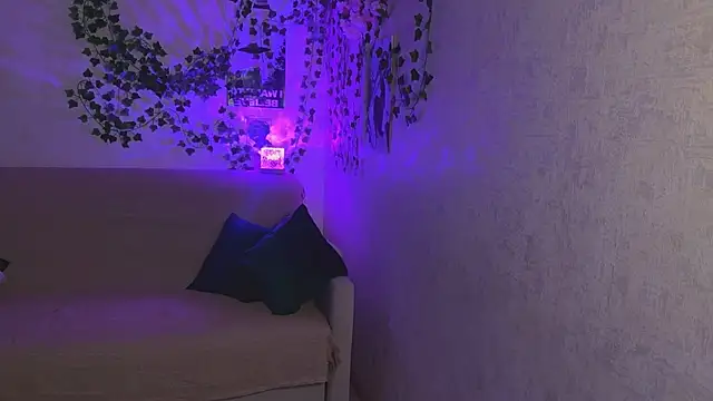 Snapshot of rinamandarina chatting on February 21, 3:47 pm rinamandarina online show from February 21, 3:47 pm