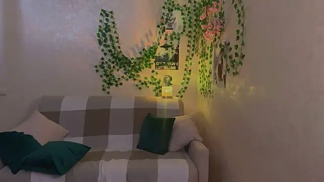 rinamandarina online show from April 13, 1:26 pm