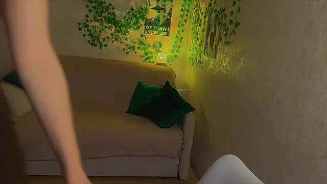 Snapshot of rinamandarina chatting on February 28, 5:23 pm rinamandarina online show from February 28, 5:23 pm