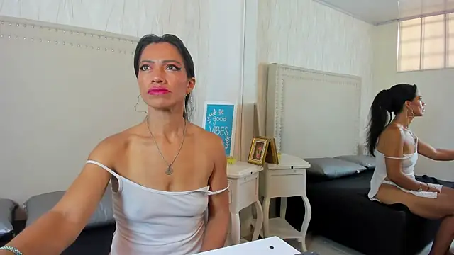 FernandaAvilax online show from April 22, 6:25 pm